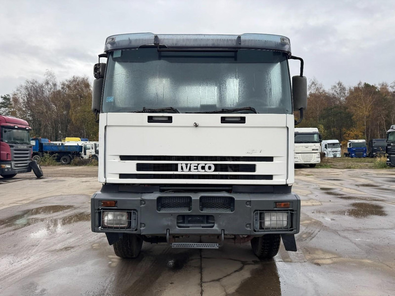 Iveco Eurotrakker 340 E 34 (GRAND PONT / LAMES / POMPE MANUELLE / BOITE MANUELLE / 12 ROUES) - Xe tải khung gầm: hình 2 Iveco Eurotrakker 340 E 34 (GRAND PONT / LAMES / POMPE MANUELLE / BOITE MANUELLE / 12 ROUES) - Xe tải khung gầm: hình 2