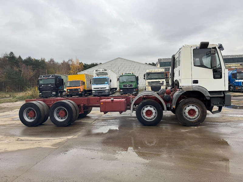 Iveco Eurotrakker 340 E 34 (GRAND PONT / LAMES / POMPE MANUELLE / BOITE MANUELLE / 12 ROUES) - Xe tải khung gầm: hình 4 Iveco Eurotrakker 340 E 34 (GRAND PONT / LAMES / POMPE MANUELLE / BOITE MANUELLE / 12 ROUES) - Xe tải khung gầm: hình 4