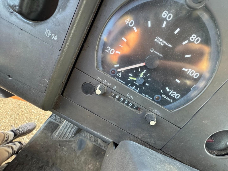 Xe tải hộp Mercedes-Benz SK 814 (STEEL SUSPENSION & MANUAL GEARBOX / SUSPENSION LAMES & BOITE MANUELLE): hình 12