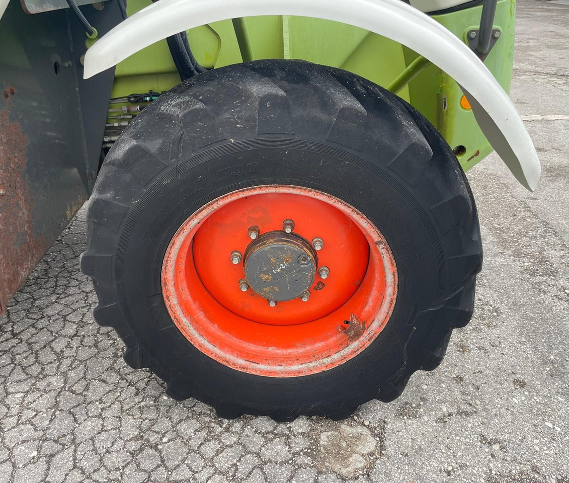 CLAAS TELESCOPICO TARGO K 70 - Xe nhấc hình viễn vọng kính: hình 5 CLAAS TELESCOPICO TARGO K 70 - Xe nhấc hình viễn vọng kính: hình 5