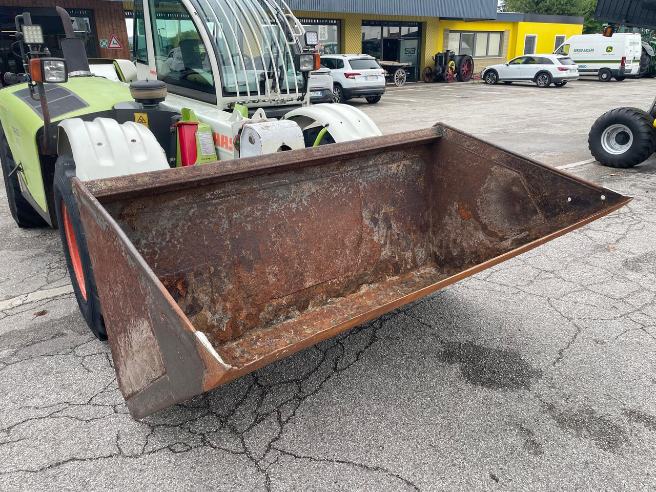 CLAAS TELESCOPICO TARGO K 70 - Xe nhấc hình viễn vọng kính: hình 4 CLAAS TELESCOPICO TARGO K 70 - Xe nhấc hình viễn vọng kính: hình 4