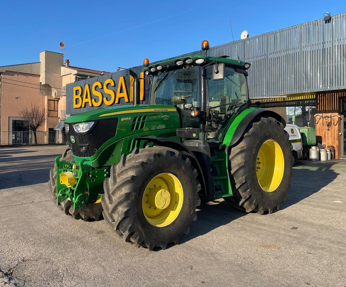 JOHN DEERE 6145 R - Máy cày: hình 1 JOHN DEERE 6145 R - Máy cày: hình 1