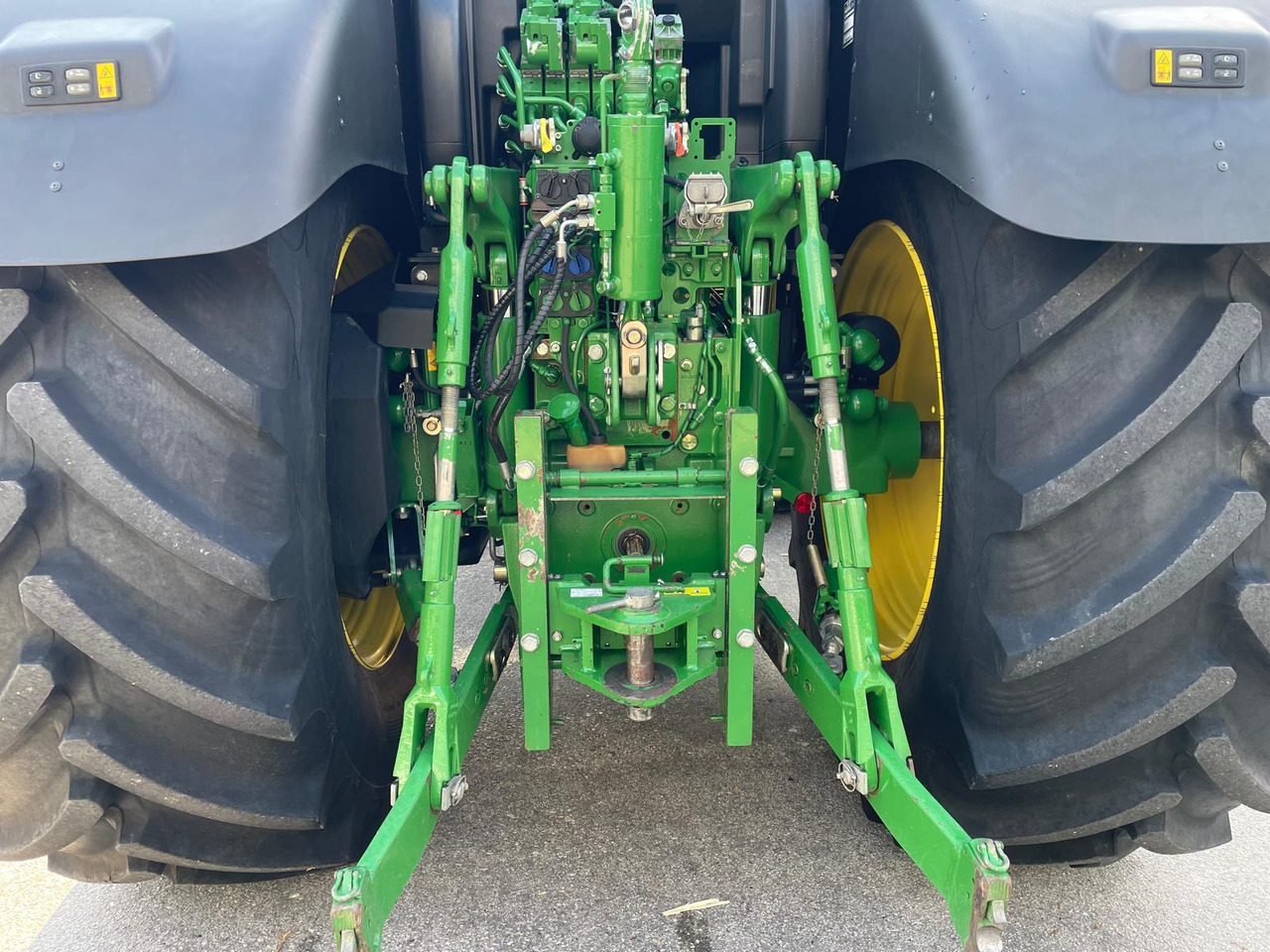 JOHN DEERE 6175 R - Máy cày: hình 4 JOHN DEERE 6175 R - Máy cày: hình 4