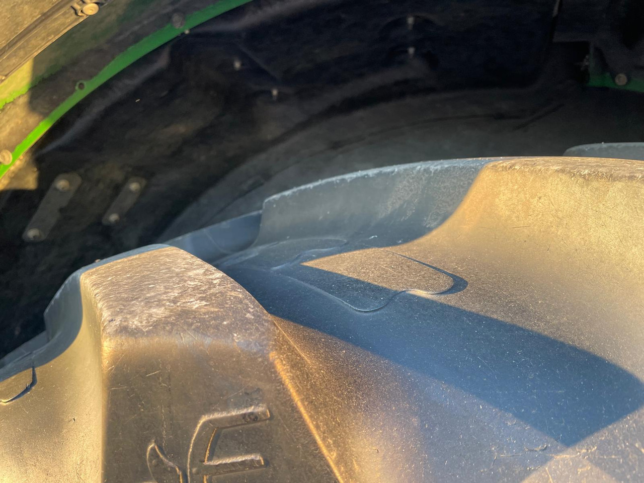 JOHN DEERE 6210 R - Máy cày: hình 5 JOHN DEERE 6210 R - Máy cày: hình 5