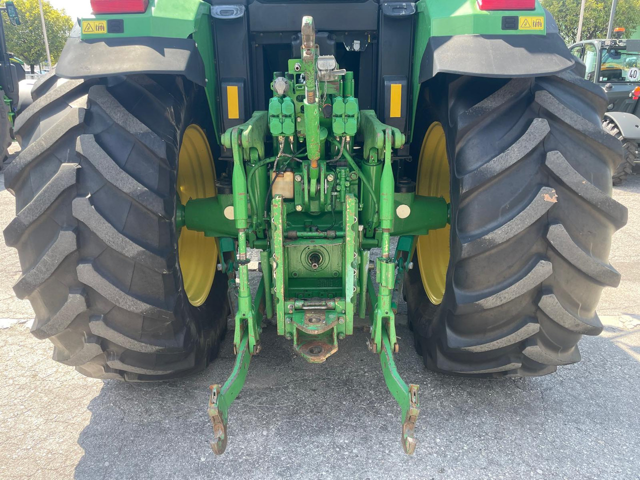 JOHN DEERE 6810 - Máy cày: hình 5 JOHN DEERE 6810 - Máy cày: hình 5