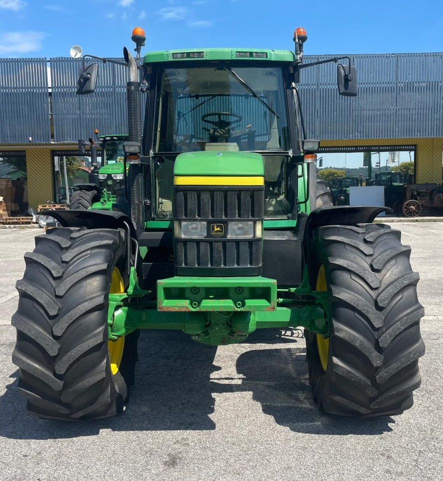JOHN DEERE 6810 - Máy cày: hình 2 JOHN DEERE 6810 - Máy cày: hình 2