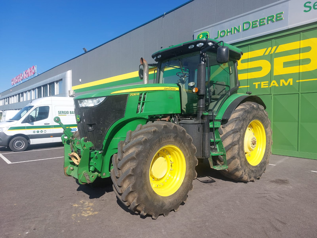 JOHN DEERE 7230 R - Máy cày: hình 1 JOHN DEERE 7230 R - Máy cày: hình 1