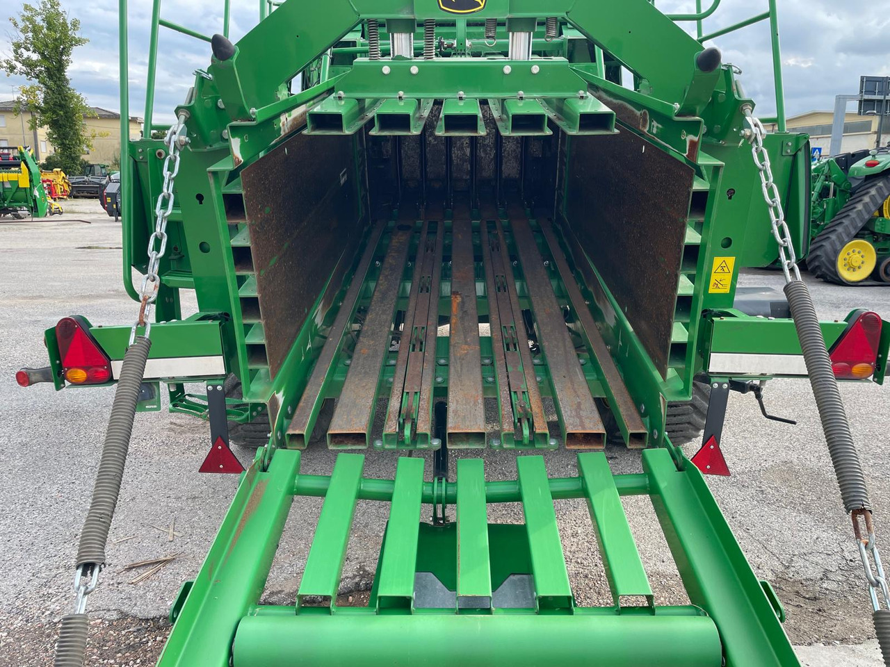 JOHN DEERE PRESSA L1534 - Máy đóng kiện vuông: hình 4 JOHN DEERE PRESSA L1534 - Máy đóng kiện vuông: hình 4