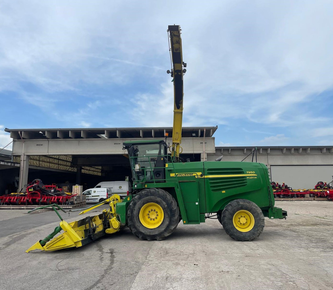 JOHN DEERE TRINCIA 7950 - Máy gặt đập thức ăn gia súc: hình 5 JOHN DEERE TRINCIA 7950 - Máy gặt đập thức ăn gia súc: hình 5