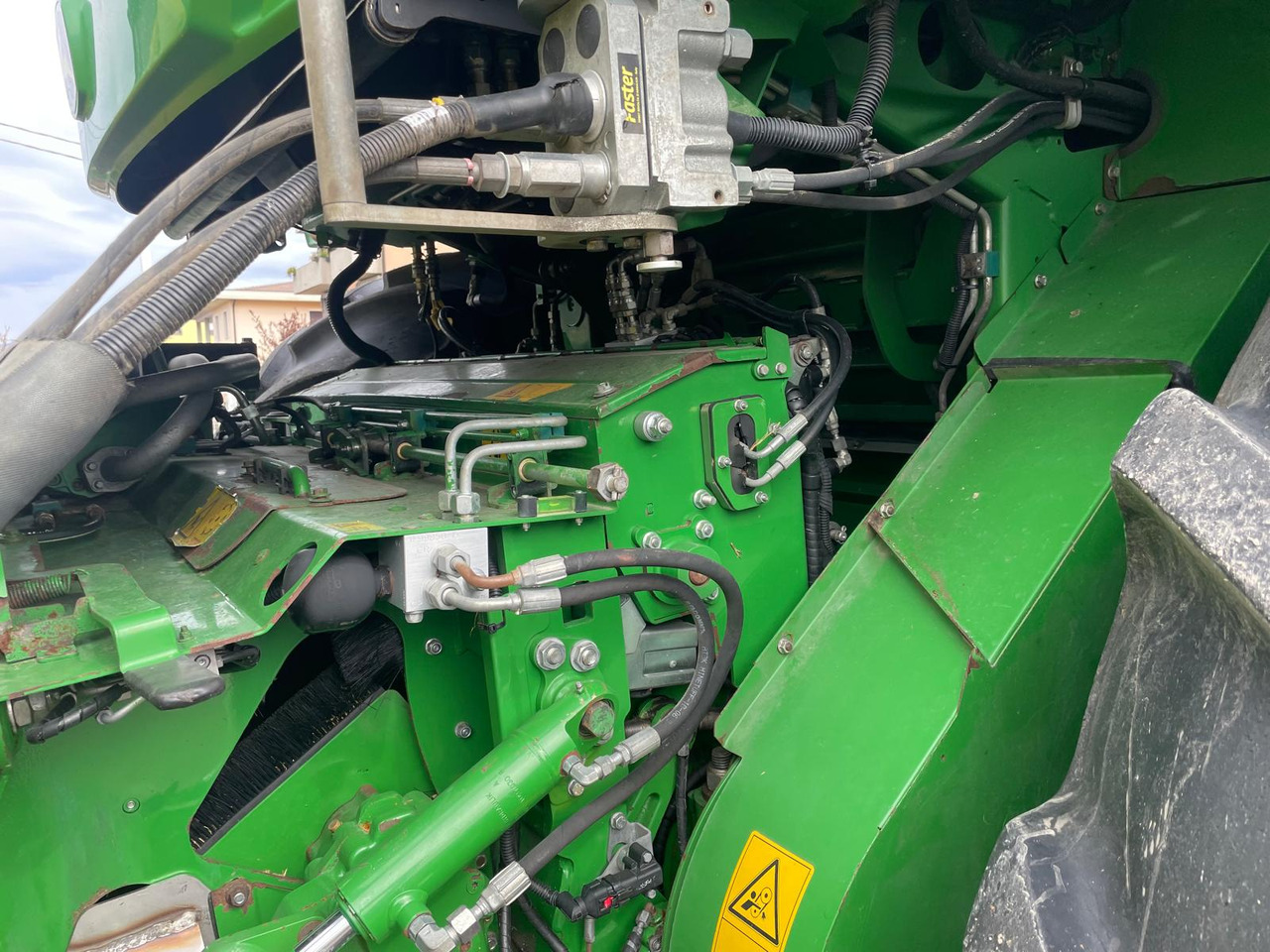 JOHN DEERE TRINCIA 9900i - Máy gặt đập thức ăn gia súc: hình 4 JOHN DEERE TRINCIA 9900i - Máy gặt đập thức ăn gia súc: hình 4
