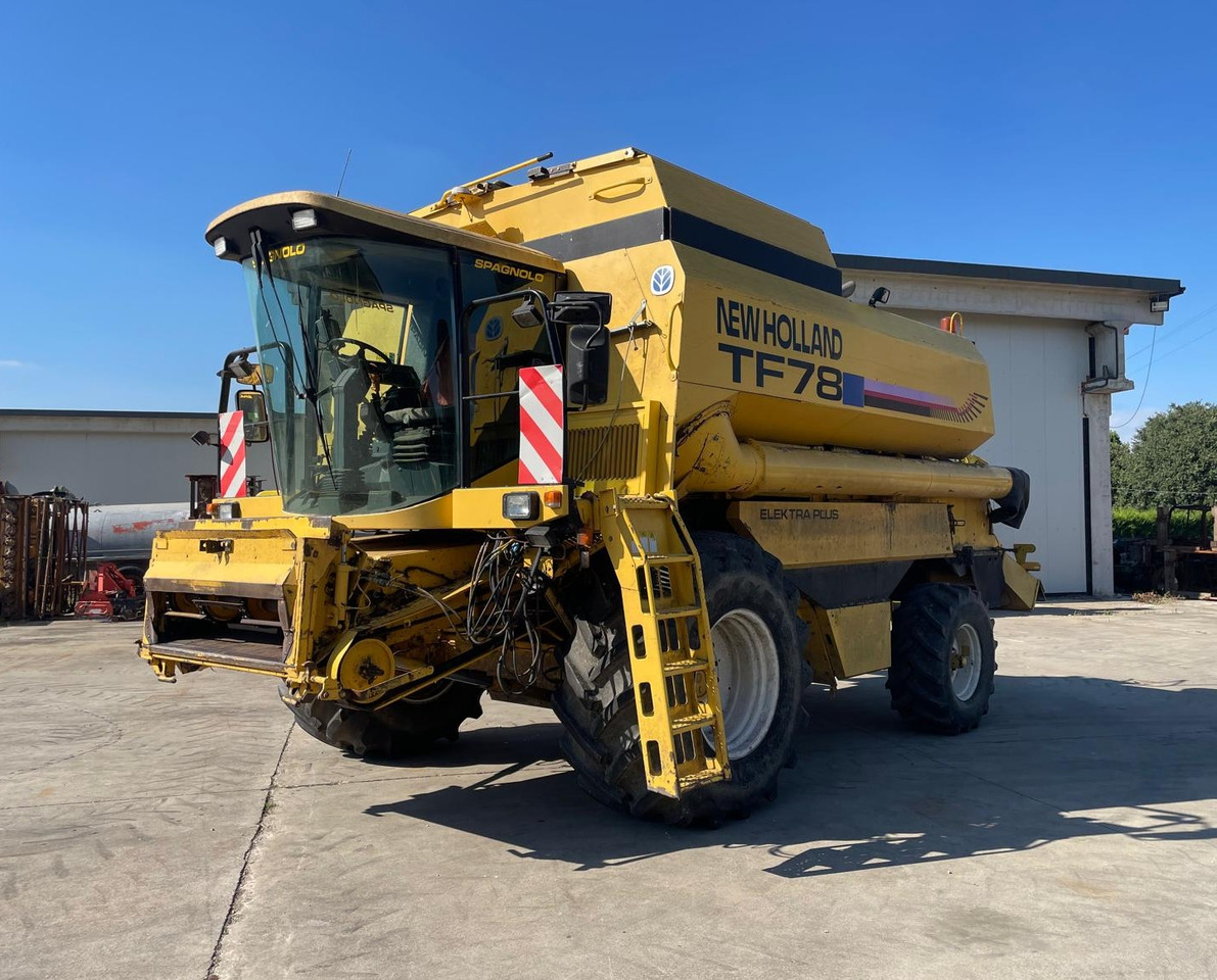 NEW HOLLAND MIETITREBBIA TF 78 - Máy gặt đập: hình 1 NEW HOLLAND MIETITREBBIA TF 78 - Máy gặt đập: hình 1