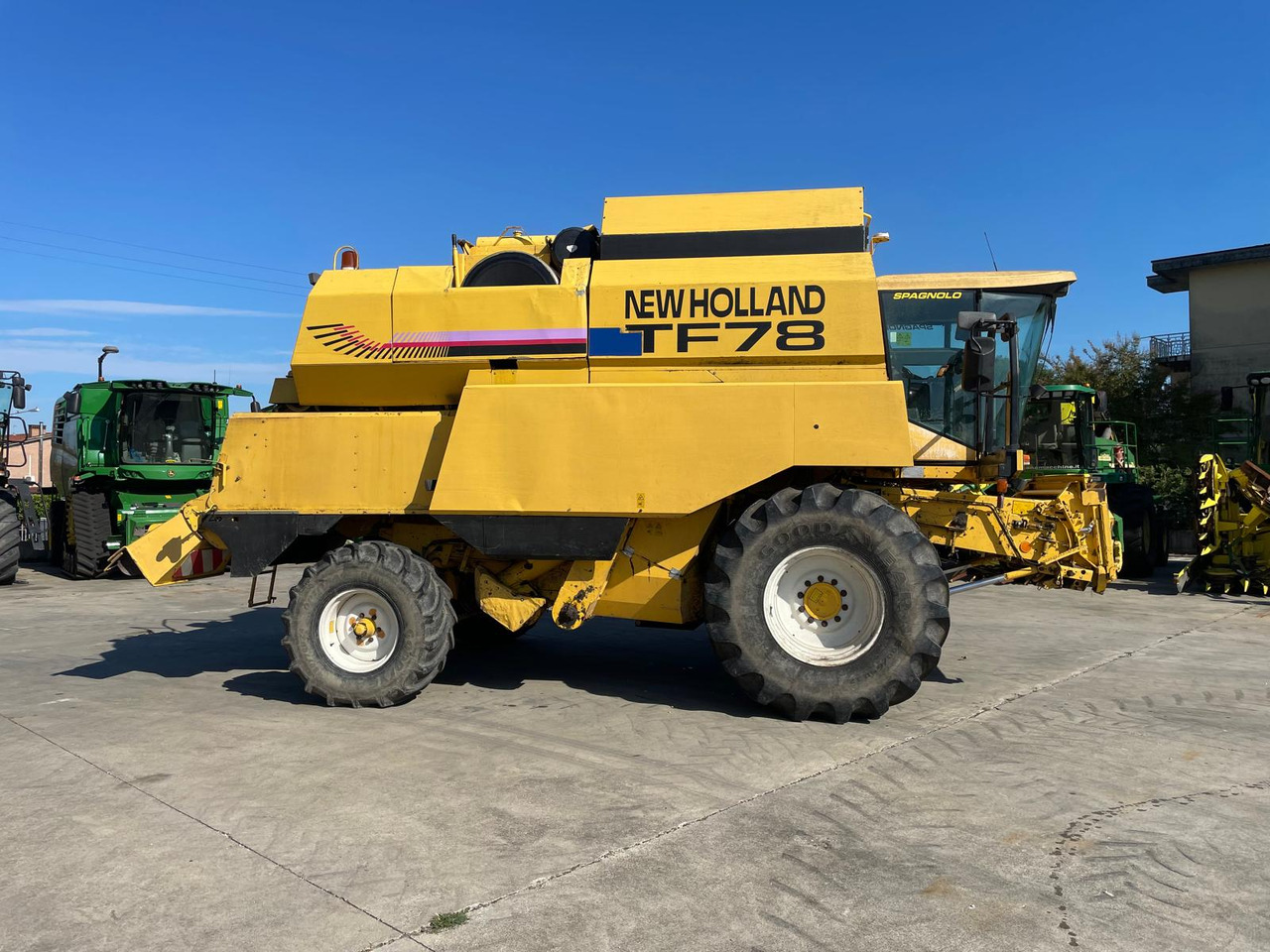 NEW HOLLAND MIETITREBBIA TF 78 - Máy gặt đập: hình 5 NEW HOLLAND MIETITREBBIA TF 78 - Máy gặt đập: hình 5