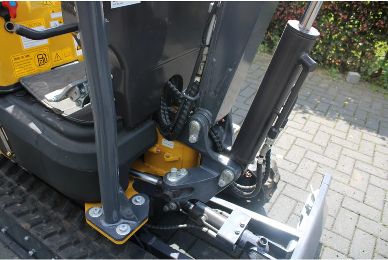 Máy xúc mini Eurotrac HE 12 servo: hình 13