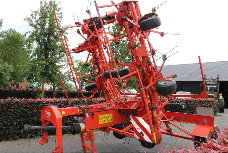 Kuhn GF10601 TO - Dàn trải/ Cào: hình 5 Kuhn GF10601 TO - Dàn trải/ Cào: hình 5