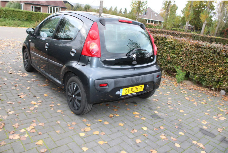 Peugeot 107 - Hatchback: hình 5 Peugeot 107 - Hatchback: hình 5