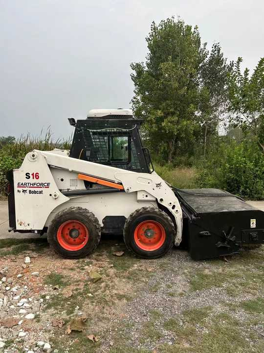 BOBCAT Brand S16 Used Machine Hot Sale - Máy xúc lật bánh lốp: hình 2 BOBCAT Brand S16 Used Machine Hot Sale - Máy xúc lật bánh lốp: hình 2