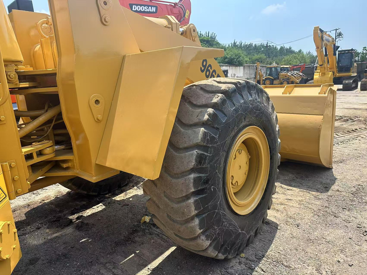 Máy xúc lật bánh lốp CATERPILLAR 966f: hình 11 Máy xúc lật bánh lốp CATERPILLAR 966f: hình 11