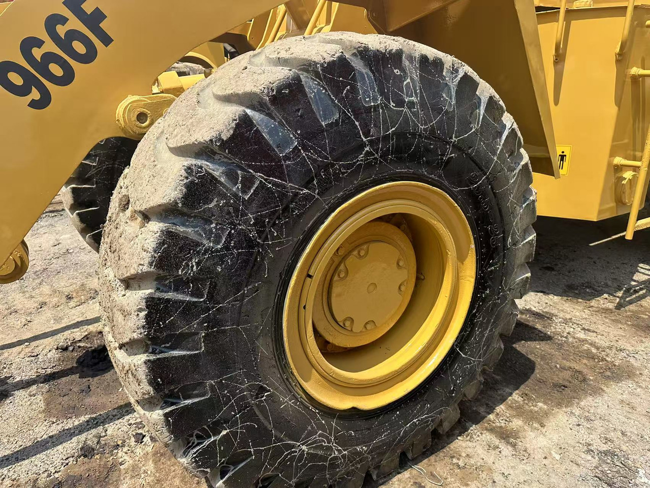 Máy xúc lật bánh lốp CATERPILLAR 966f: hình 12 Máy xúc lật bánh lốp CATERPILLAR 966f: hình 12