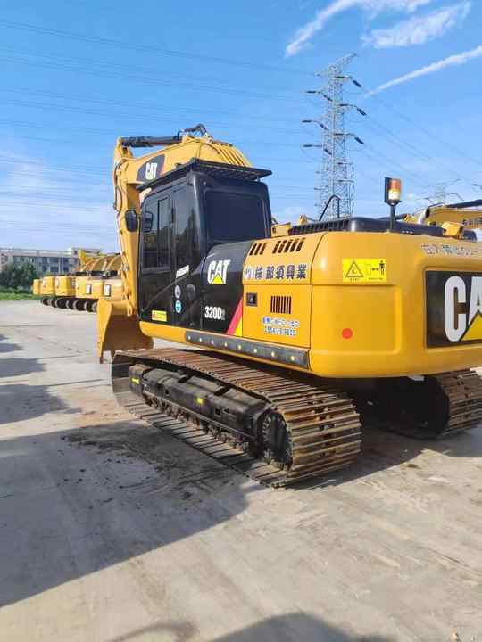 Durable Second Hand Machine Original Used Caterpillar Excavator CAT 330D2 USED 329D2 320D2 325D 315D Excavator - Máy xúc bánh xích: hình 4 Durable Second Hand Machine Original Used Caterpillar Excavator CAT 330D2 USED 329D2 320D2 325D 315D Excavator - Máy xúc bánh xích: hình 4