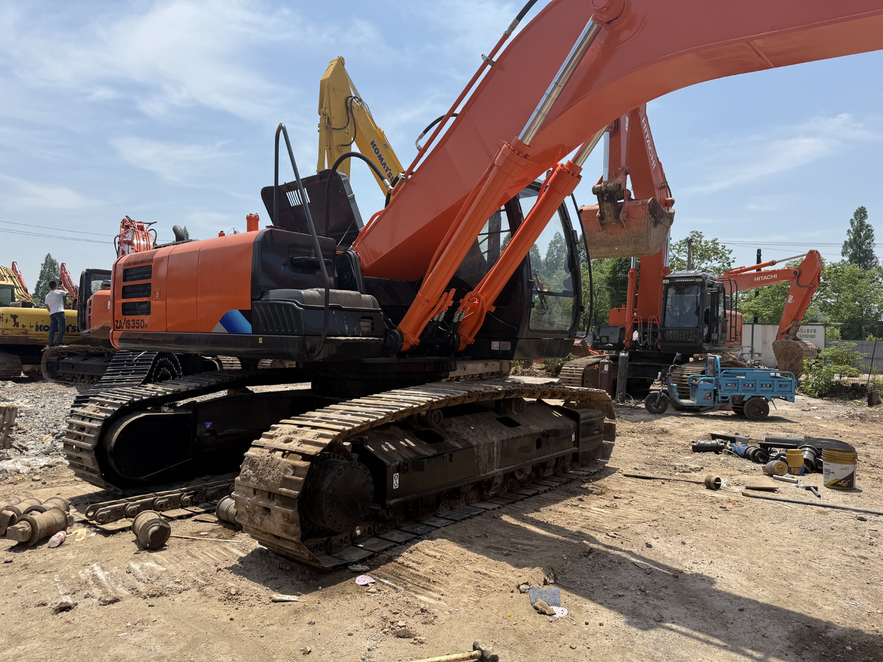 HITACHI used hitachi 350-5g excavator - Máy xúc bánh lốp: hình 3 HITACHI used hitachi 350-5g excavator - Máy xúc bánh lốp: hình 3