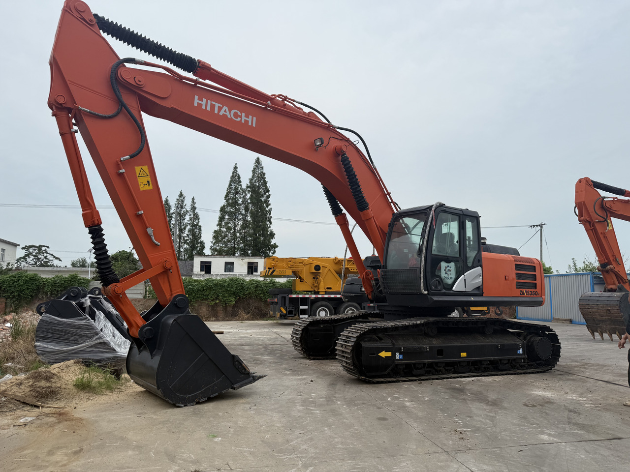 Hitachi 350-5g - Máy xúc bánh xích: hình 1 Hitachi 350-5g - Máy xúc bánh xích: hình 1