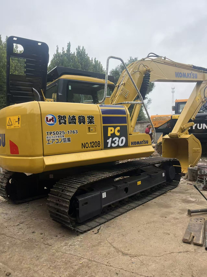 KOMATSU PC130 - Máy xúc bánh xích: hình 1 KOMATSU PC130 - Máy xúc bánh xích: hình 1
