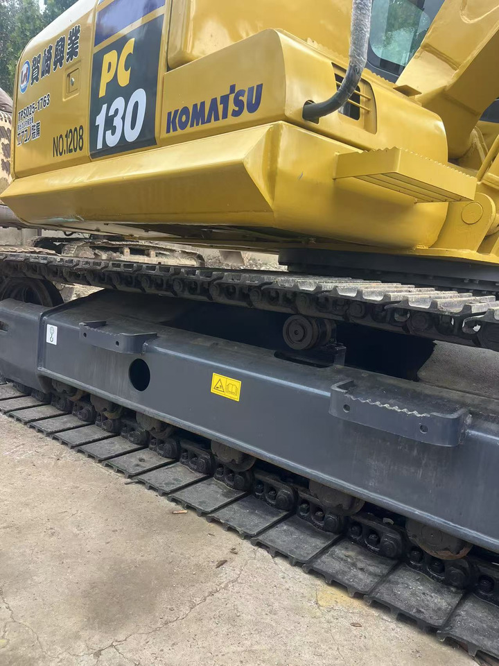 KOMATSU PC130 - Máy xúc bánh xích: hình 4 KOMATSU PC130 - Máy xúc bánh xích: hình 4