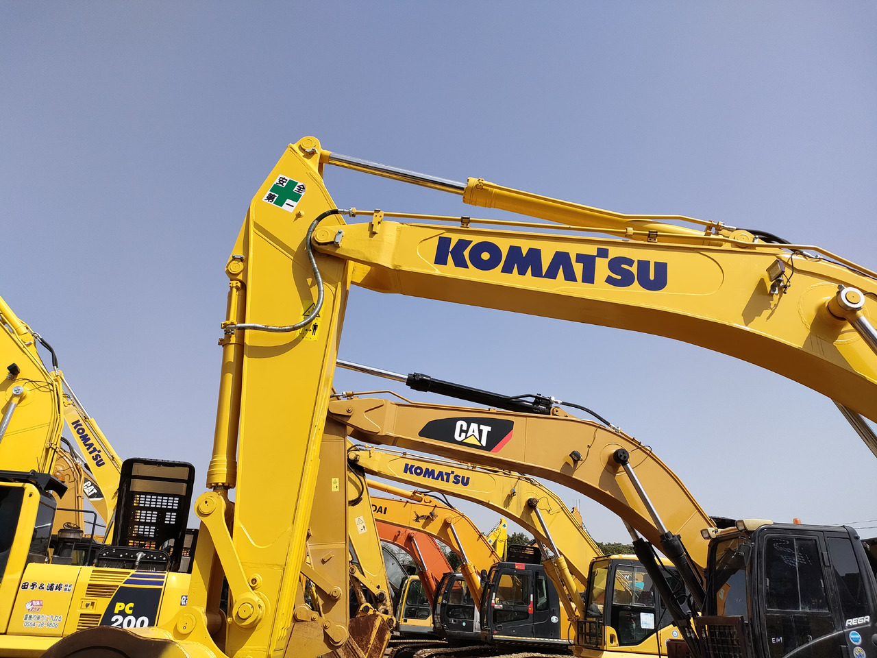 Komatsu pc350 - Máy xúc bánh xích: hình 4 Komatsu pc350 - Máy xúc bánh xích: hình 4