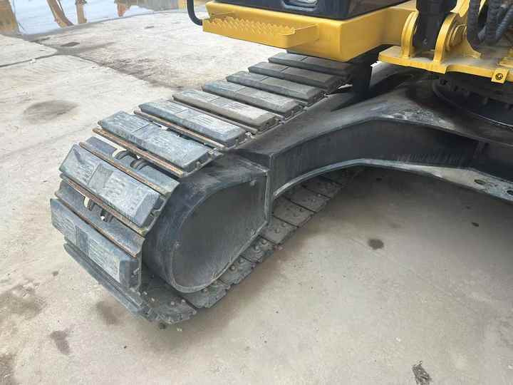 Low Working Time CAT 312D2 Excavator Caterpillar Used 15ton Cat312D2 No Reviews yet - Máy xúc bánh xích: hình 3 Low Working Time CAT 312D2 Excavator Caterpillar Used 15ton Cat312D2 No Reviews yet - Máy xúc bánh xích: hình 3