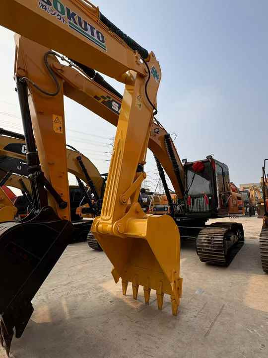 PC200-8 Low Working Hour Second Hand 20 Ton Excavator Komatsu Pc200-8 Crawler Excavator Used Komatsu Excavator PC200-8N1 - Máy xúc: hình 3 PC200-8 Low Working Hour Second Hand 20 Ton Excavator Komatsu Pc200-8 Crawler Excavator Used Komatsu Excavator PC200-8N1 - Máy xúc: hình 3