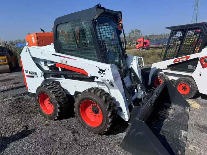 Skid Steer Loader Bobcat S550 Original Wheel Loader in Good Condition on Sale Bobcat 550 - Máy xúc lật đa năng: hình 5 Skid Steer Loader Bobcat S550 Original Wheel Loader in Good Condition on Sale Bobcat 550 - Máy xúc lật đa năng: hình 5