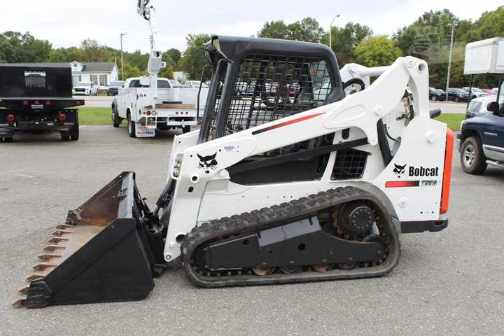 Used Bobcat T590 UsedSkid Steer Loader with Good Condition for Sale S160 S300 S185 S330 - Máy xúc lật đa năng: hình 2 Used Bobcat T590 UsedSkid Steer Loader with Good Condition for Sale S160 S300 S185 S330 - Máy xúc lật đa năng: hình 2