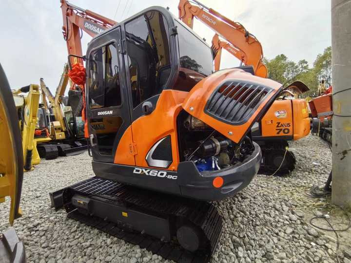 Used Digger DOOSAN DX60 Construction Machinery Construction Digger Used DOOSAN DX60 Cheap Excavator - Máy xúc bánh xích: hình 5 Used Digger DOOSAN DX60 Construction Machinery Construction Digger Used DOOSAN DX60 Cheap Excavator - Máy xúc bánh xích: hình 5
