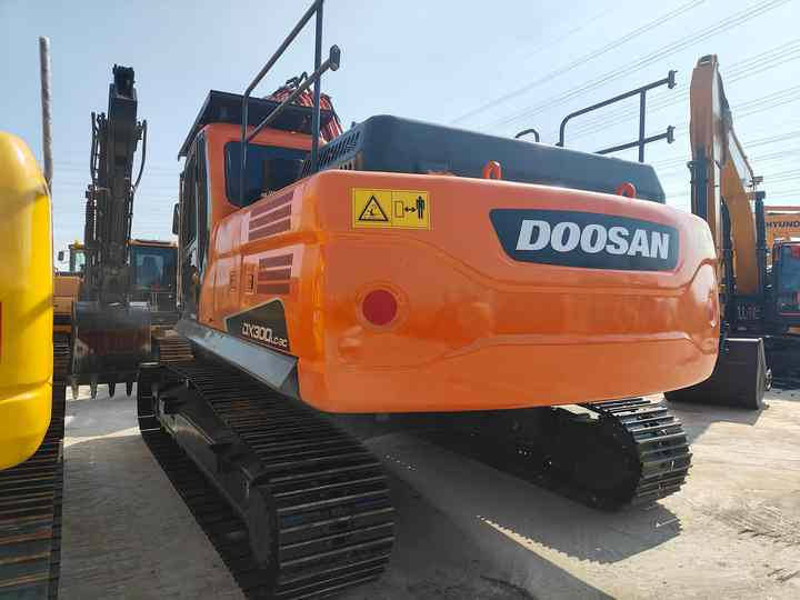 Used Doosan DX300LC-9C Excavator with Little Time Used in Excellent Condition Korea Brand Doosan 30 Tons Excavator for Sale - Máy xúc: hình 5 Used Doosan DX300LC-9C Excavator with Little Time Used in Excellent Condition Korea Brand Doosan 30 Tons Excavator for Sale - Máy xúc: hình 5