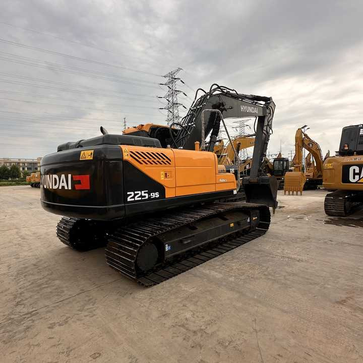 Used Hyundai 225LC-9S Excavator with Excellent Performance for Sale - Máy xúc bánh xích: hình 3 Used Hyundai 225LC-9S Excavator with Excellent Performance for Sale - Máy xúc bánh xích: hình 3