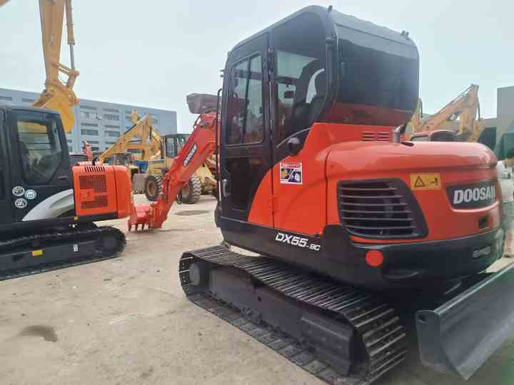 Used Mini Excavator DX55-9C Doosan Excavator 5 Tonnes High Performance Low Price for Sale Dh55 Dh60 Dx55 Dx60 in Stock - Máy xúc mini: hình 5 Used Mini Excavator DX55-9C Doosan Excavator 5 Tonnes High Performance Low Price for Sale Dh55 Dh60 Dx55 Dx60 in Stock - Máy xúc mini: hình 5