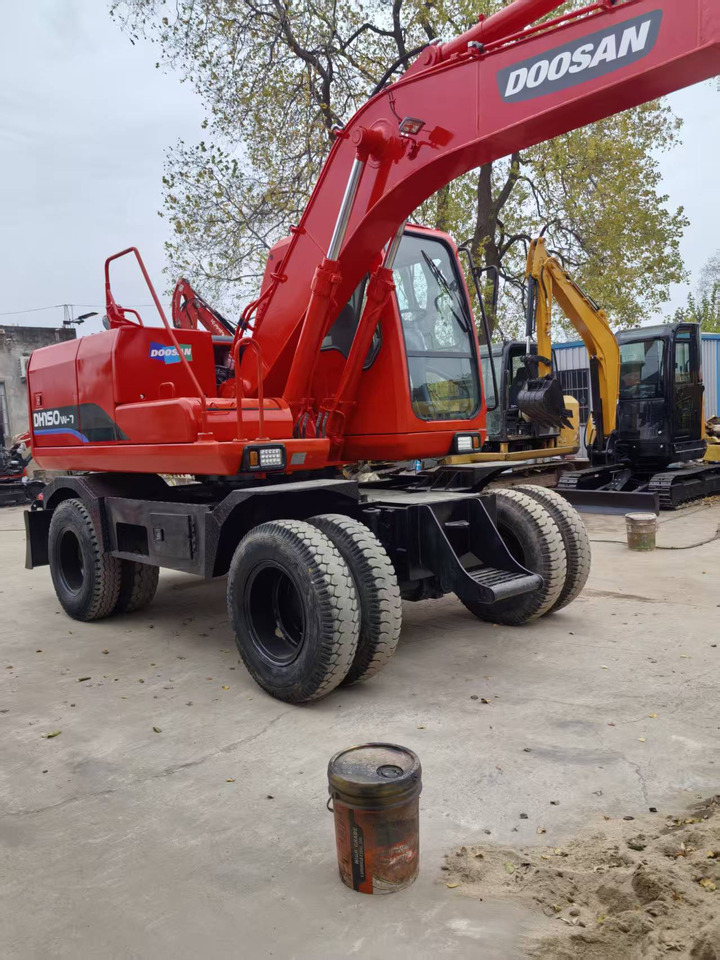 Doosan Used DH150W-7 wheeled excavator for sale at a low price. - Máy xúc bánh lốp: hình 5 Doosan Used DH150W-7 wheeled excavator for sale at a low price. - Máy xúc bánh lốp: hình 5