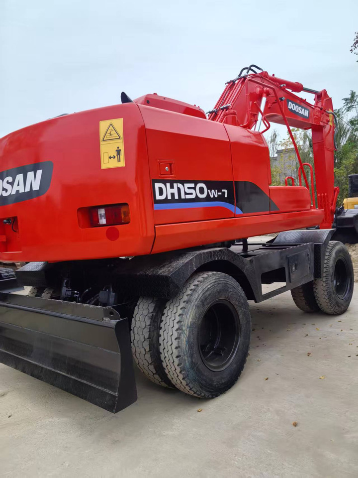 Doosan Used DH150W-7 wheeled excavator for sale at a low price. - Máy xúc bánh lốp: hình 3 Doosan Used DH150W-7 wheeled excavator for sale at a low price. - Máy xúc bánh lốp: hình 3