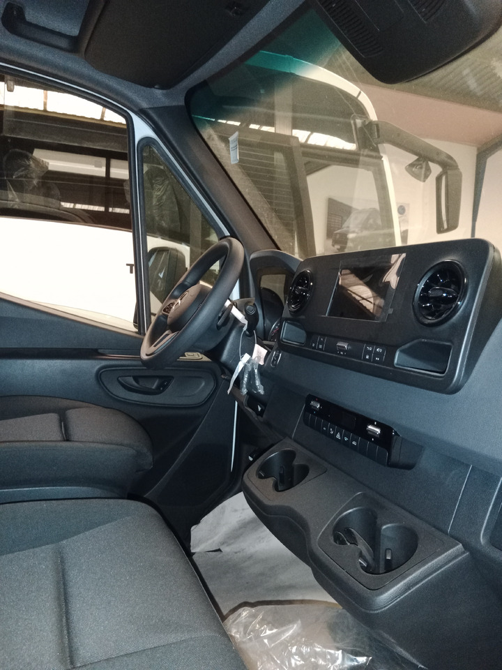 MERCEDES-BENZ SPRINTER 519 - Xe tải thùng lửng/ Phẳng: hình 3 MERCEDES-BENZ SPRINTER 519 - Xe tải thùng lửng/ Phẳng: hình 3