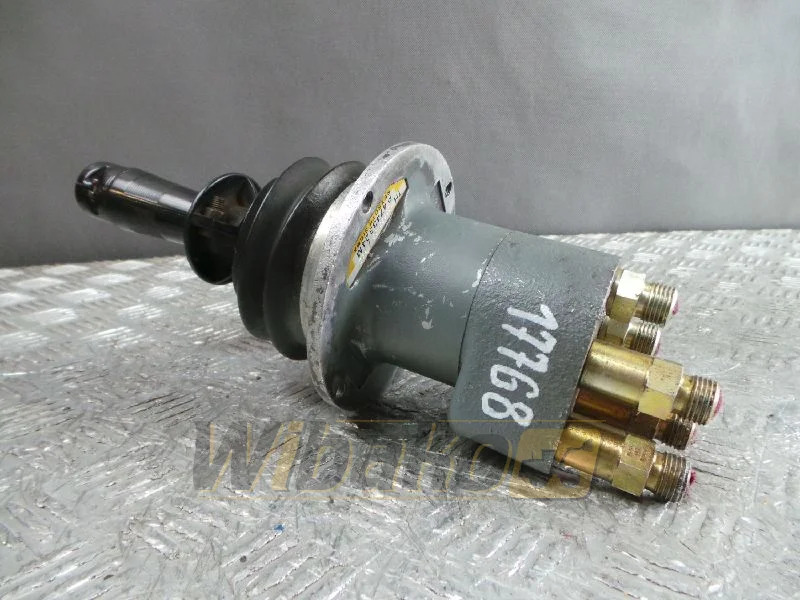 Case 1088 P4743324M - Van thủy lực cho Máy móc xây dựng: hình 1 Case 1088 P4743324M - Van thủy lực cho Máy móc xây dựng: hình 1