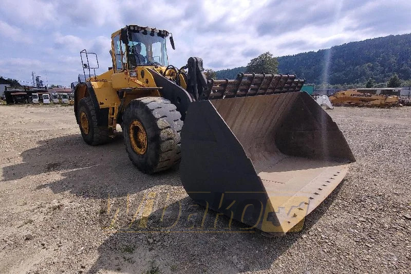 Volvo L220E - Máy xúc lật bánh lốp: hình 3 Volvo L220E - Máy xúc lật bánh lốp: hình 3