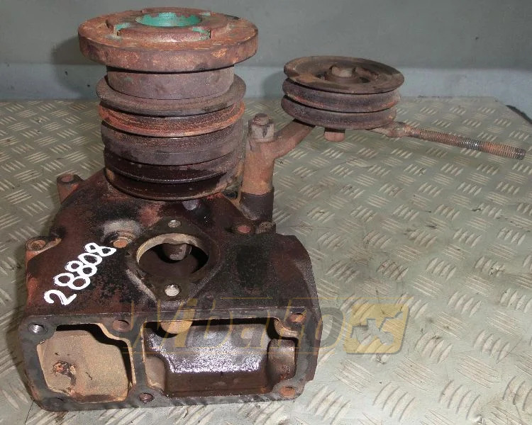 Volvo TD100 207811 - Bơm nước: hình 1 Volvo TD100 207811 - Bơm nước: hình 1