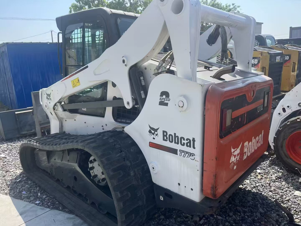 BOBCAT T770 - Máy xúc lật đa năng: hình 4 BOBCAT T770 - Máy xúc lật đa năng: hình 4