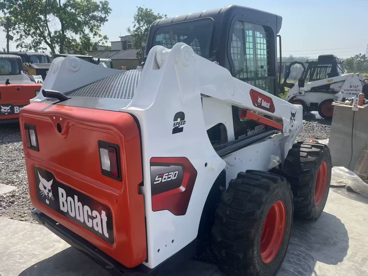 BOBCAT s630 - Máy xúc lật đa năng: hình 5 BOBCAT s630 - Máy xúc lật đa năng: hình 5