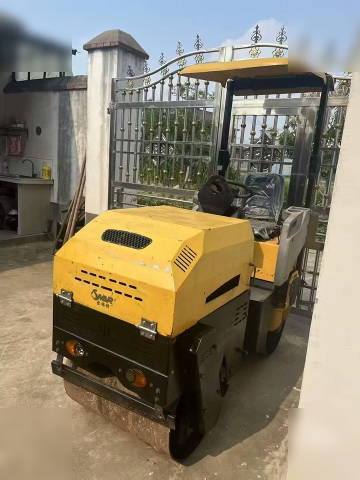 BOMAG BW80AD-3 - Máy lăn: hình 4 BOMAG BW80AD-3 - Máy lăn: hình 4
