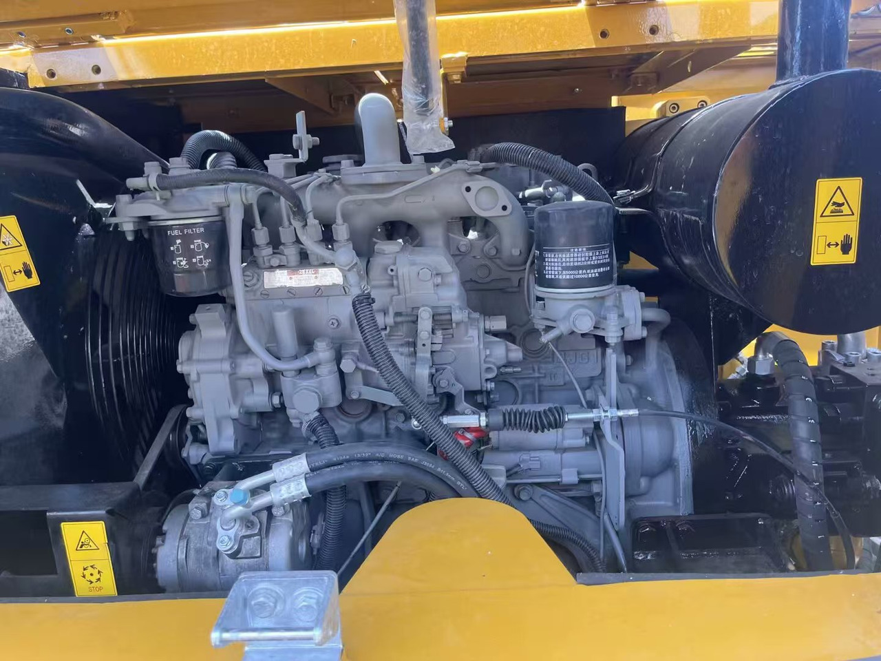 CATERPILLAR 323D2L - Máy xúc bánh xích: hình 4 CATERPILLAR 323D2L - Máy xúc bánh xích: hình 4