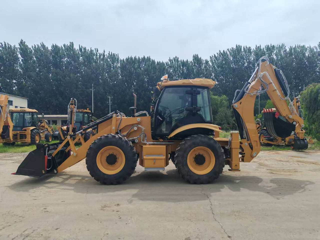 CATERPILLAR 4CX - Máy xúc trước múc sau: hình 3 CATERPILLAR 4CX - Máy xúc trước múc sau: hình 3