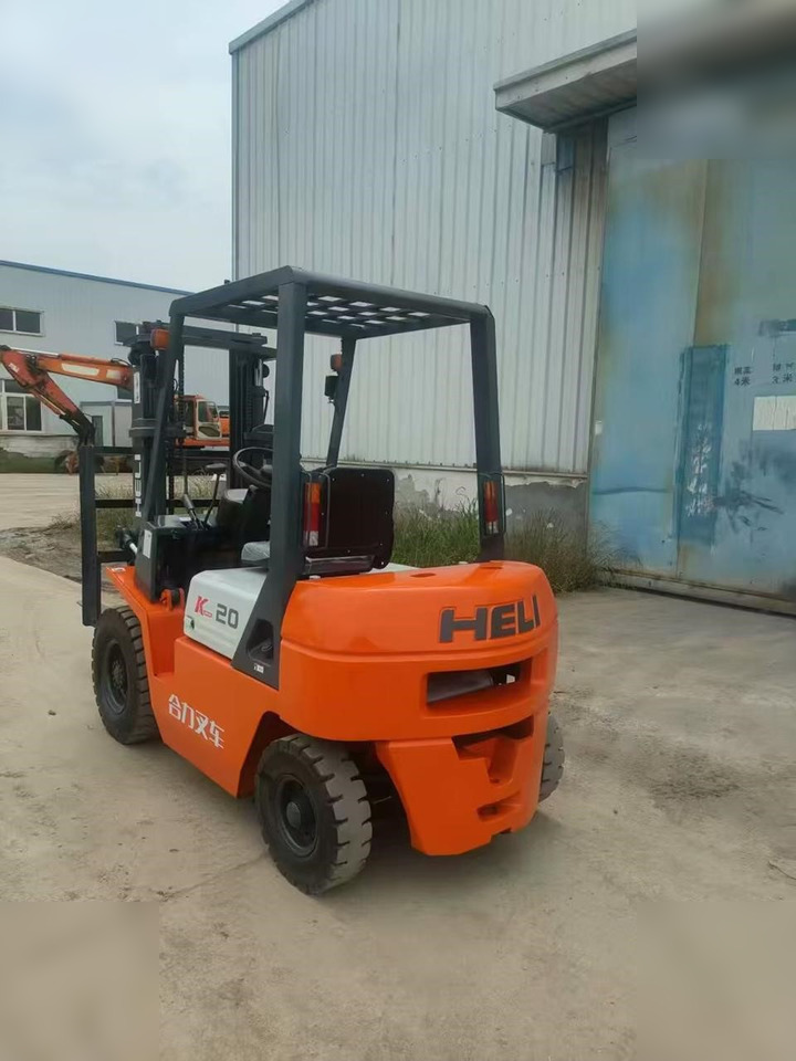 HELI CBD20 - Xe nâng diesel: hình 2 HELI CBD20 - Xe nâng diesel: hình 2