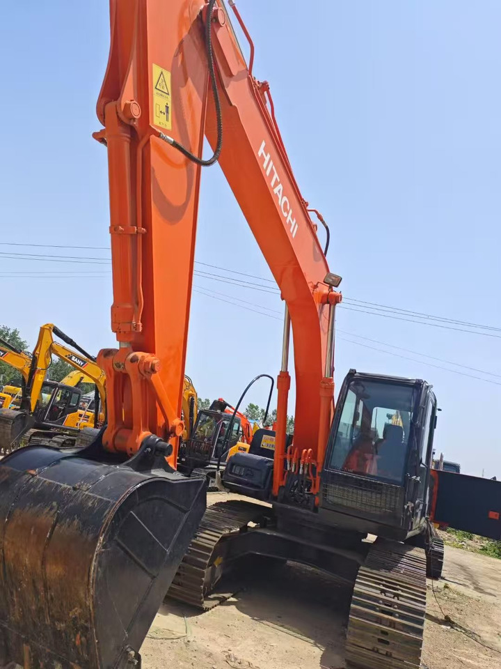 HITACHI ZX160 - Máy xúc bánh xích: hình 3 HITACHI ZX160 - Máy xúc bánh xích: hình 3