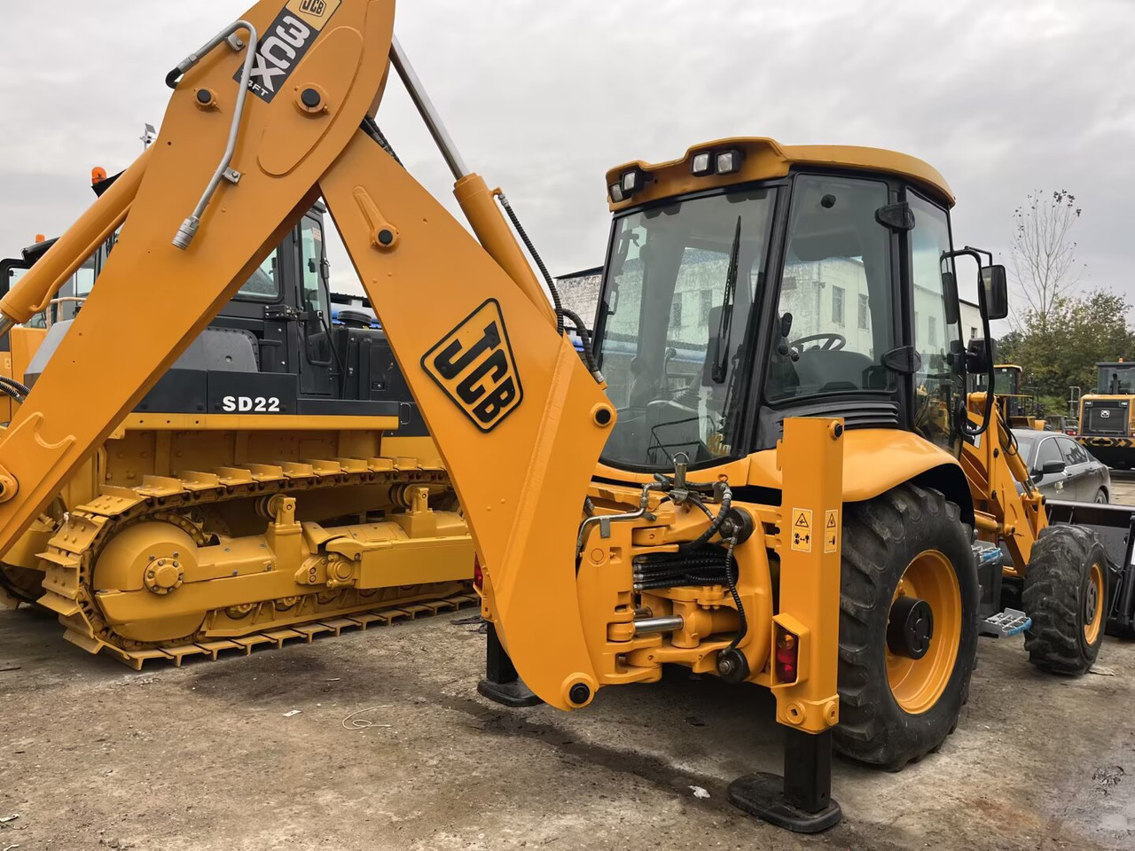 JCB - Máy xúc trước múc sau: hình 3 JCB - Máy xúc trước múc sau: hình 3